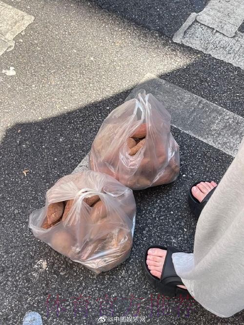 记者批姆巴佩：你很懦弱 甚至只给老佛爷发短信